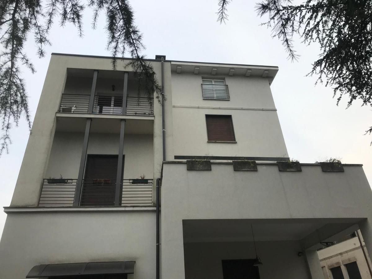 B&B " Guzzi - Inn " Mandello del Lario Kültér fotó