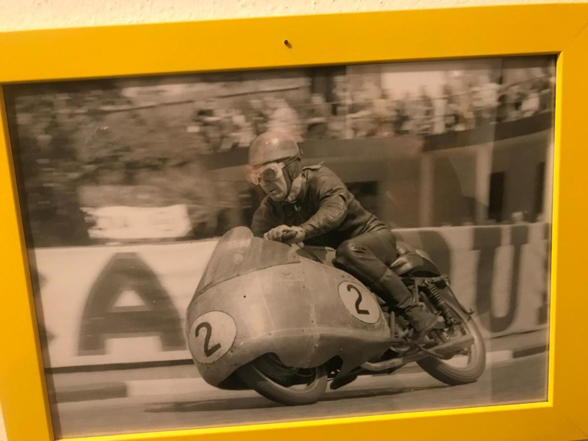 B&B " Guzzi - Inn " Mandello del Lario Kültér fotó